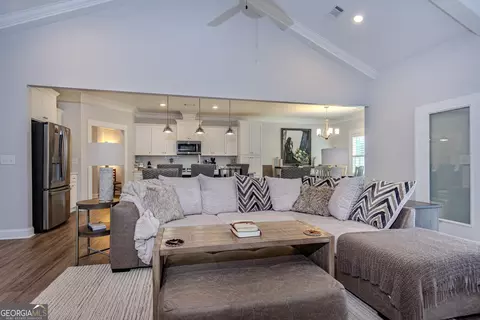 Living - 32 Overlook Dr, Pine Mountain, GA 31822 photo 3 of 3