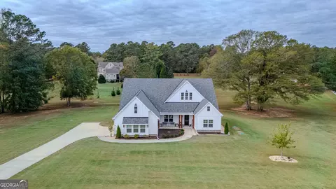 Exterior - 32 Overlook Dr, Pine Mountain, GA 31822 photo 2 of 11