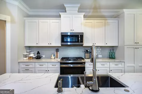 Kitchen - 32 Overlook Dr, Pine Mountain, GA 31822 photo 2 of 4