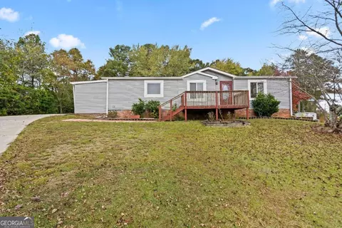 6214 Caprice Dr, Flowery Branch, GA 30542