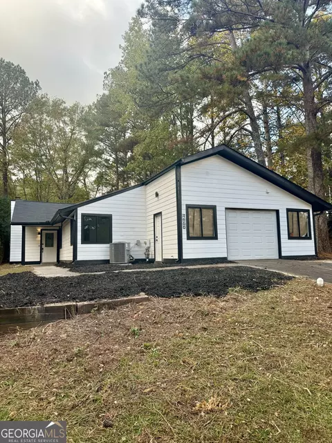 4666 Shannon Ct, Union City, GA 30291