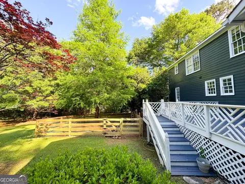 Exterior - 111 Spring Valley Dr, Lagrange, GA 30240 photo 2 of 3