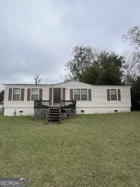 530 E College St E, Wrightsville, GA 31096