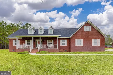 2713 Emmaus Red Hill Church Rd, Claxton, GA 30417
