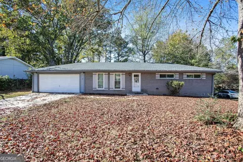 1370 E Stoneybrook Dr, Douglasville, GA 30134