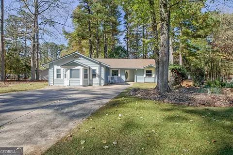 100 Dove Pt, Peachtree City, GA 30269