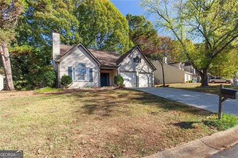 4564 Hickory Forest Dr, Acworth, GA 30102
