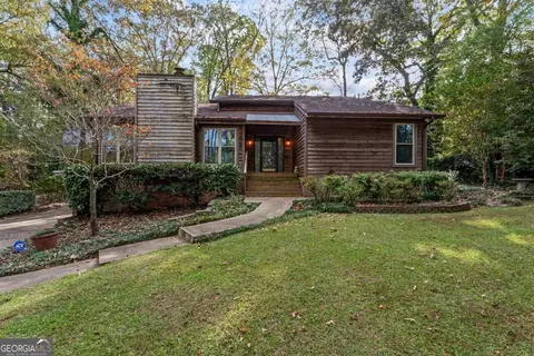 3227 Jodeco Dr, Jonesboro, GA 30236