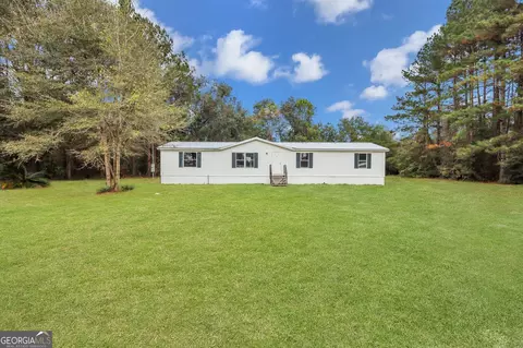 96 Pump Rd, Jesup, GA 31545