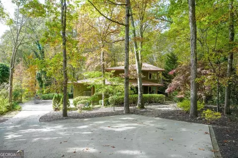1044 Farmhouse Rd, Gainesville, GA 30506