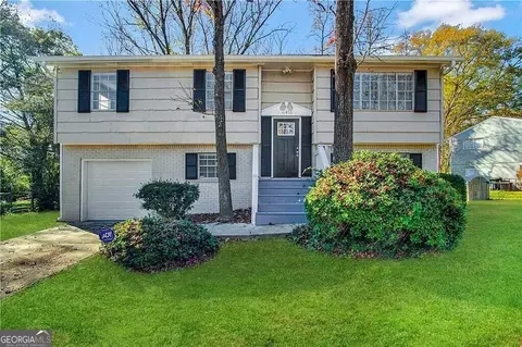 6410 Buckhurst Trl, Atlanta, GA 30349