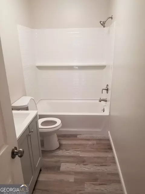 Bath - 305 S 17th Ave, Lanett, AL 36863 photo 1 of 1