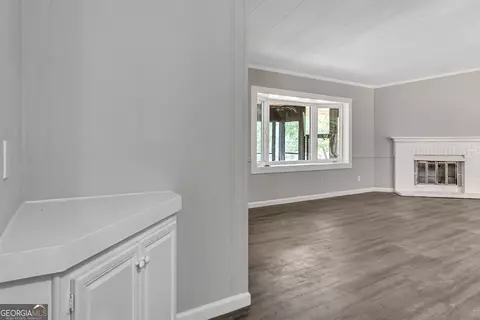 Living - 754 Dixon Rd, Roberta, GA 31078 photo 5 of 7