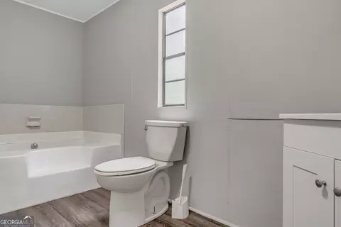 Bath - 754 Dixon Rd, Roberta, GA 31078 photo 6 of 7