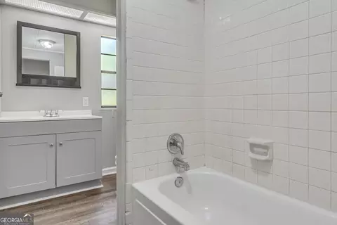 Bath - 754 Dixon Rd, Roberta, GA 31078 photo 1 of 7