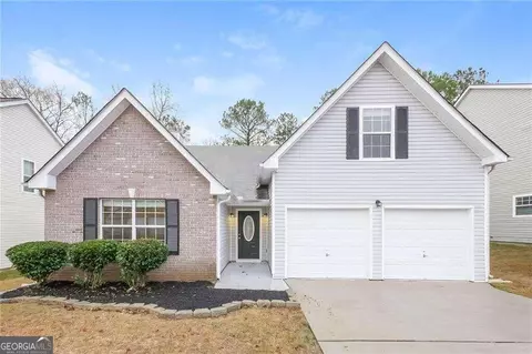 56 Lake Crossing Ct, Fayetteville, GA 30215