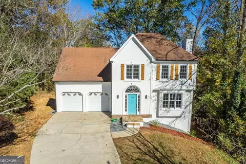 724 Helga Dr NE, Woodstock, GA 30188