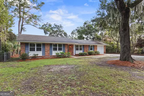 111 Nassau Dr, Savannah, GA 31410