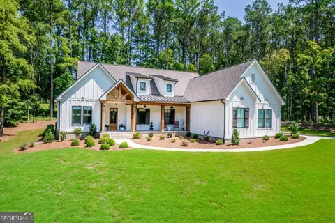 1560 Club Dr, Greensboro, GA 30642