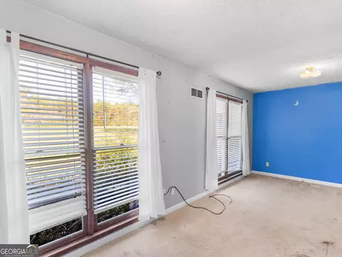 Living - 2495 Highway 81 W, Hampton, GA 30228 photo 11 of 11