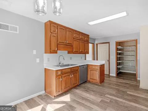 Kitchen - 2495 Highway 81 W, Hampton, GA 30228 photo 4 of 4