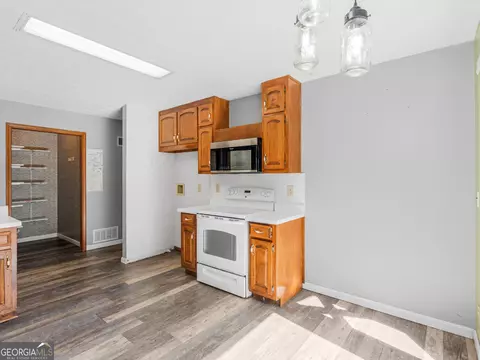 Kitchen - 2495 Highway 81 W, Hampton, GA 30228 photo 3 of 4