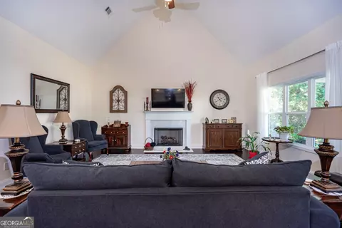 208 Grace Ct, Lagrange, GA 30241 photo 9