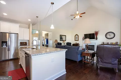 208 Grace Ct, Lagrange, GA 30241 photo 11