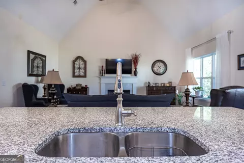 208 Grace Ct, Lagrange, GA 30241 photo 12