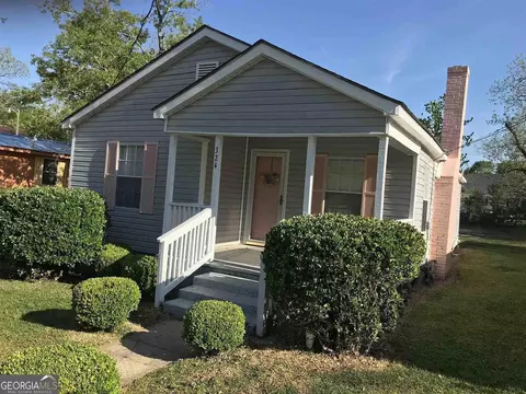 324 James St, Statesboro, GA 30458