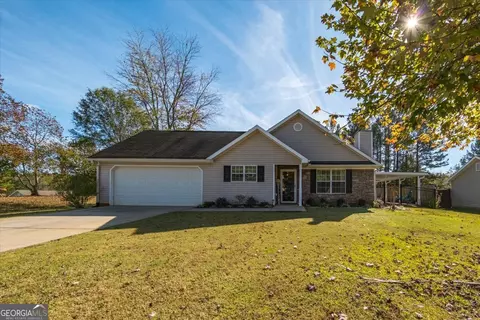 208 Autumn Ridge Ct, Gray, GA 31032