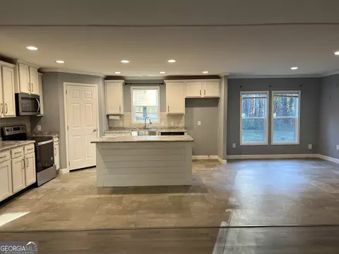 983 Crawford Rd, Barnesville, GA 30204 photo 3
