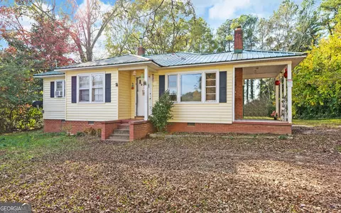 58 Nassau St, Toccoa, GA 30577