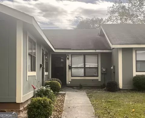 137 Stonehedge Dr, Warner Robins, GA 31088