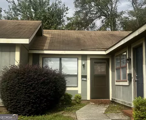 131 Stonehedge Dr, Warner Robins, GA 31088