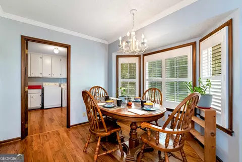 Dining - 52 Foxdale Cir, Toccoa, GA 30577 photo 2 of 4