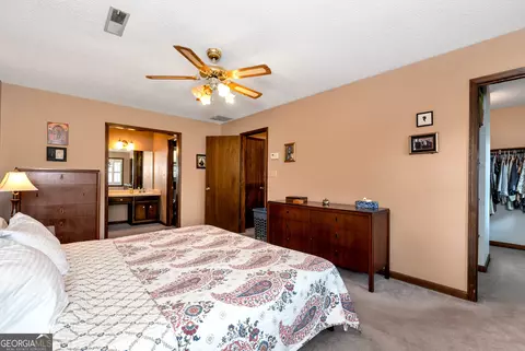 Bedroom - 52 Foxdale Cir, Toccoa, GA 30577 photo 3 of 7