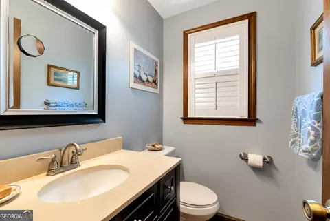 Bath - 52 Foxdale Cir, Toccoa, GA 30577 photo 1 of 4
