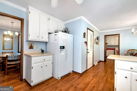 Kitchen - 52 Foxdale Cir, Toccoa, GA 30577 photo 4 of 4