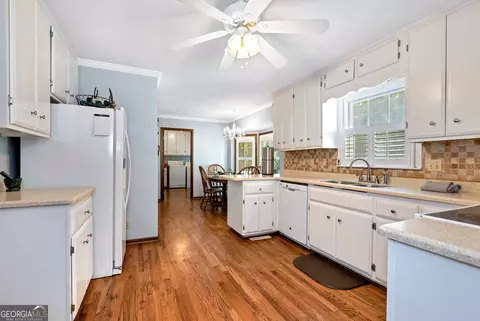 Kitchen - 52 Foxdale Cir, Toccoa, GA 30577 photo 1 of 4