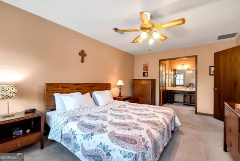Bedroom - 52 Foxdale Cir, Toccoa, GA 30577 photo 2 of 7