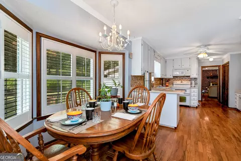 Dining - 52 Foxdale Cir, Toccoa, GA 30577 photo 1 of 4