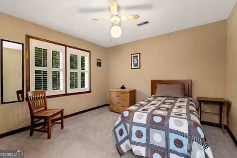 Bedroom - 52 Foxdale Cir, Toccoa, GA 30577 photo 4 of 7