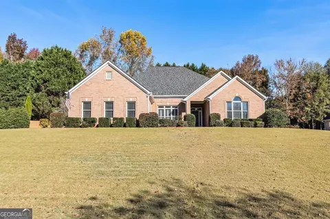 30 Nicklaus Walk, Newnan, GA 30265