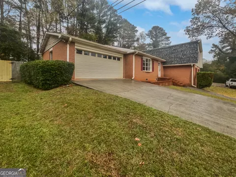 1122 Martin Nash Rd SW, Lilburn, GA 30047