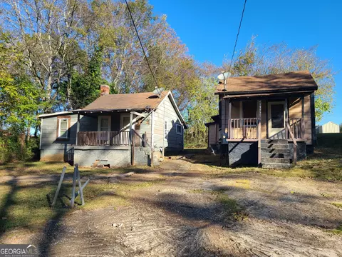 1303 E 1305 E 9th St, West Point, GA 31833