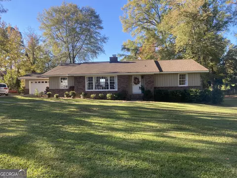167 Lakeshore Cir, Milledgeville, GA 31061