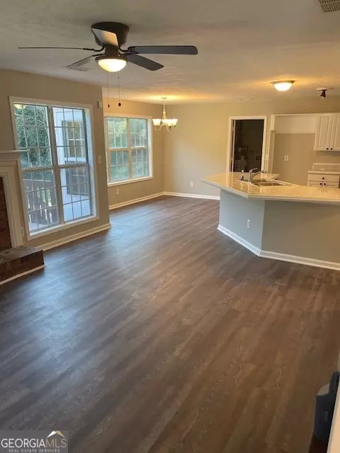 Living - 11684 Heritage Dr, Hampton, GA 30228 photo 2 of 16