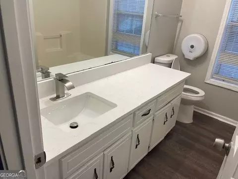 Bath - 11684 Heritage Dr, Hampton, GA 30228 photo 8 of 9