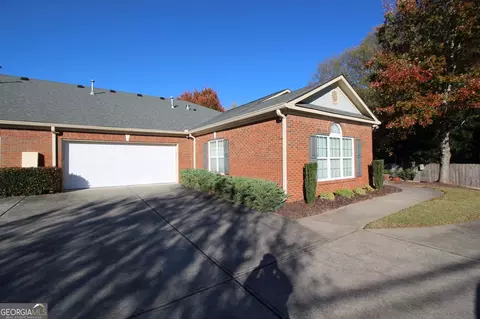 119 Holiday Rd, Buford, GA 30518